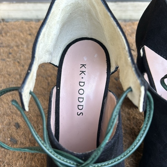 KK Dodds Suede Closed Toe Black Bohemian Heels Sz EU 37 Handmade in Italy - Picture 7 of 9